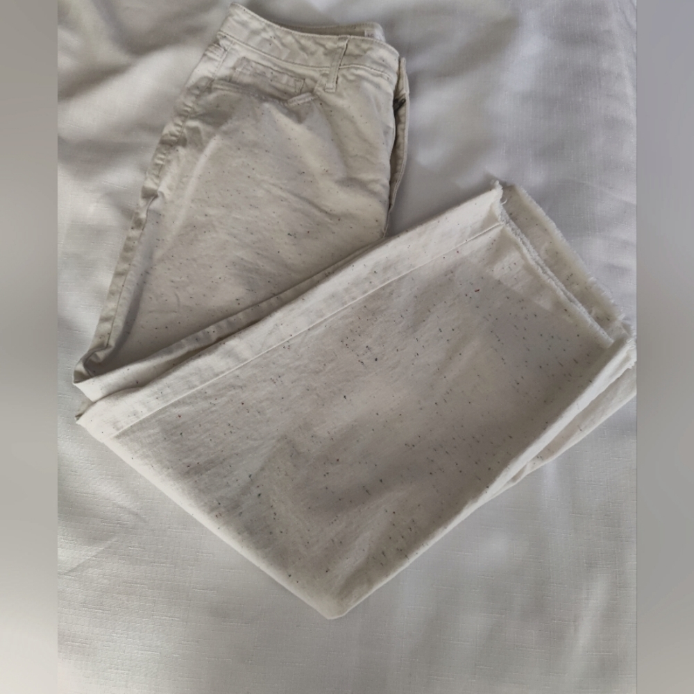 LC Lauren Conrad Off White speckle distressed Ankle Pant Size 13